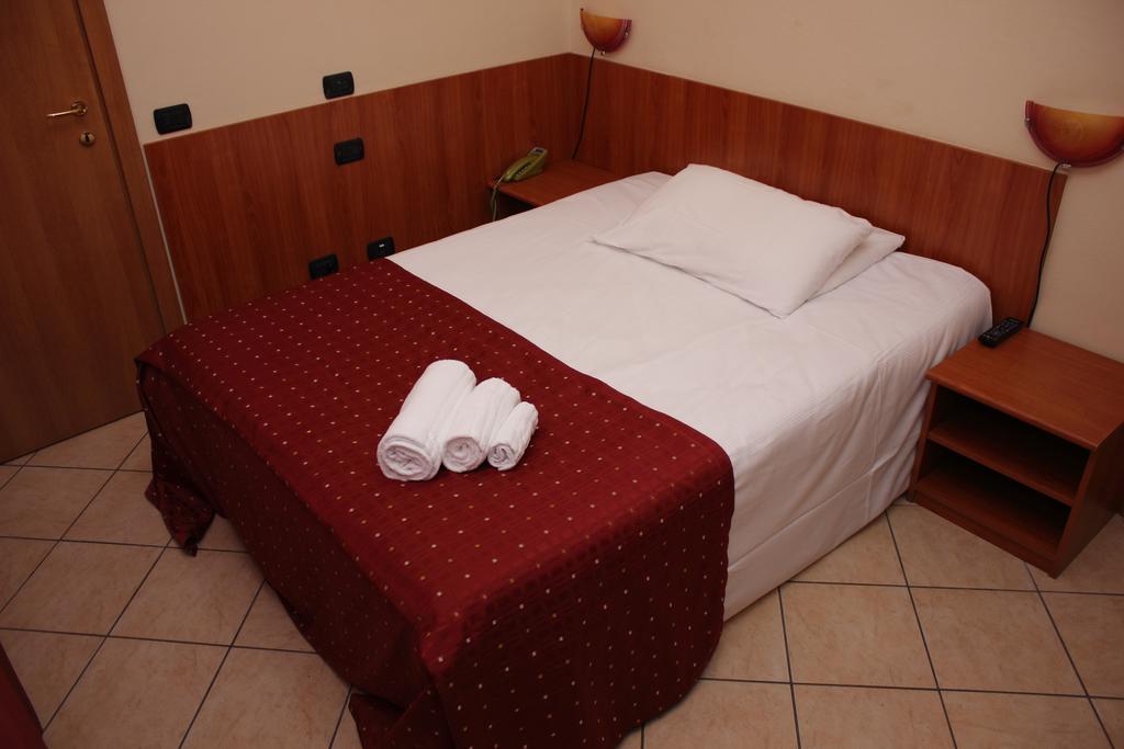 Albergo Hotel Giardino Desio Buitenkant foto
