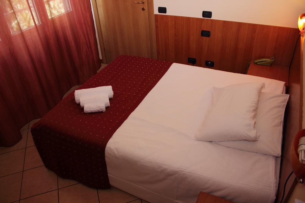 Albergo Hotel Giardino Desio Kamer foto