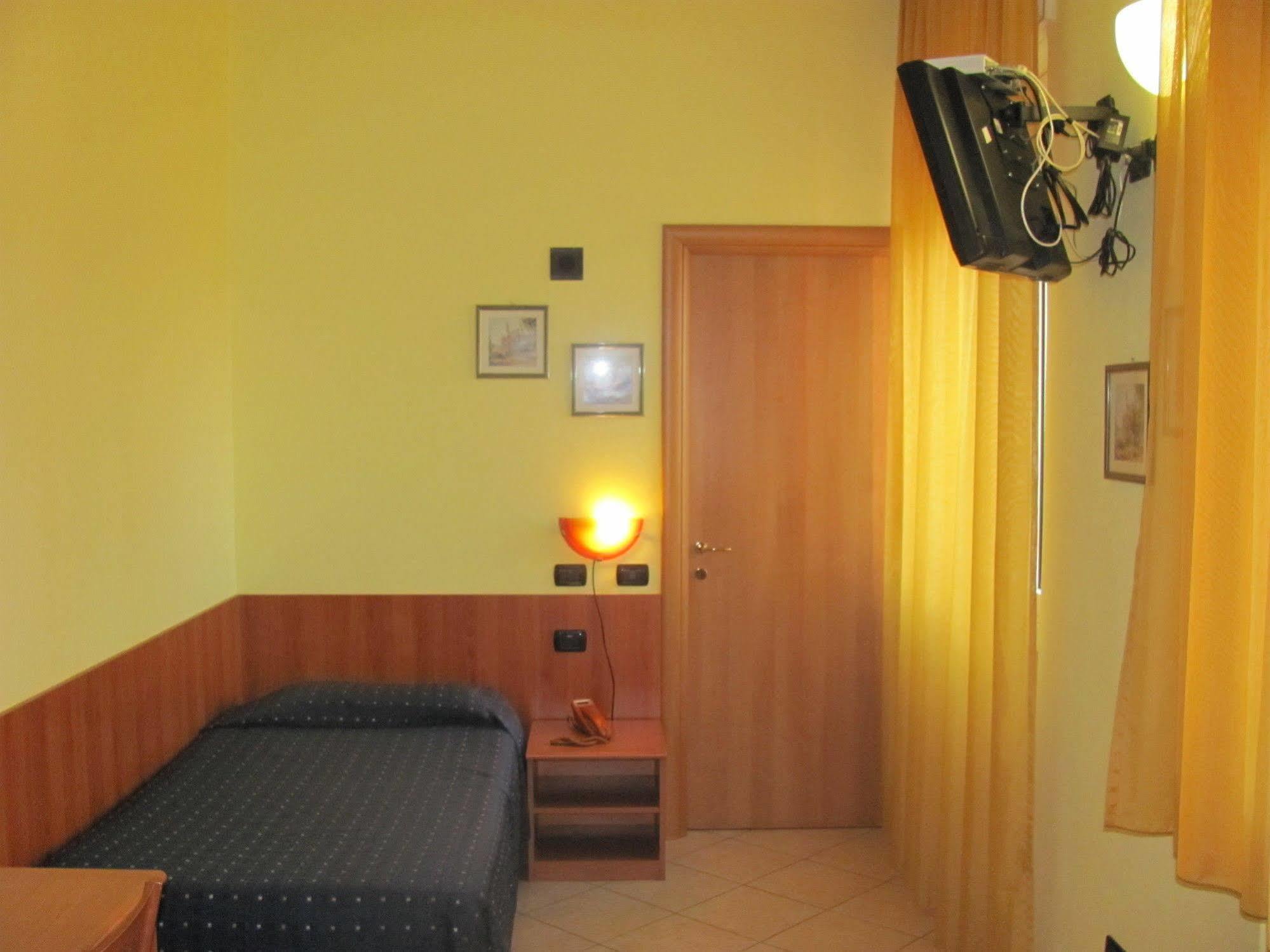Albergo Hotel Giardino Desio Buitenkant foto