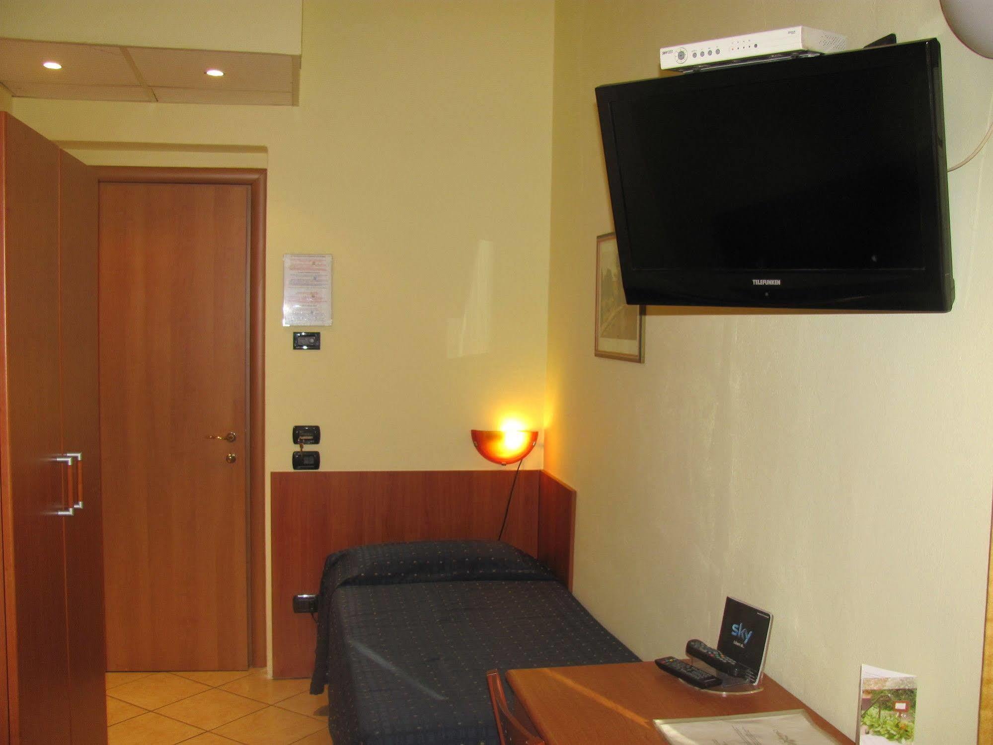 Albergo Hotel Giardino Desio Buitenkant foto